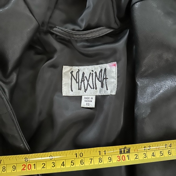 Incredible Leather Trench Coat with Hood - Picture 4 of 6